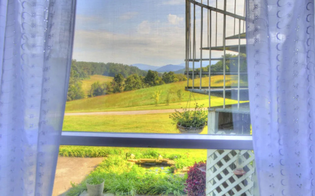 Blue Mountain Mist Country Inn & Spa