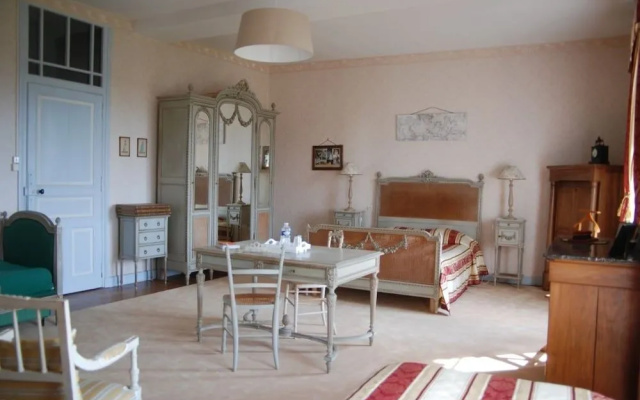 Manoir De Ponsay