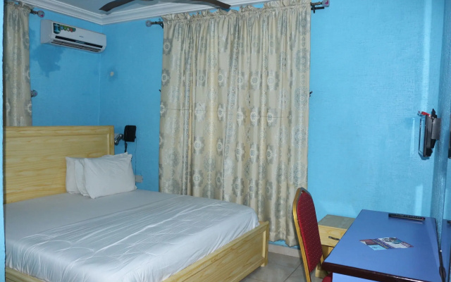 Grand Decent Hotel and Suites