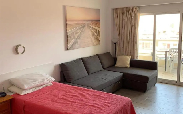 Pyr studio apartment