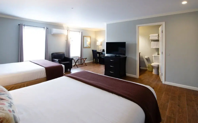 The Dahlonega Square Hotel