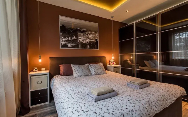 FM Deluxe 1-BDR Apartment with Balcony - Slaveykov street