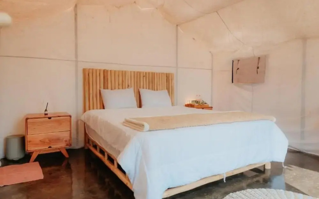 Happynest Glamping and Villa Dieng