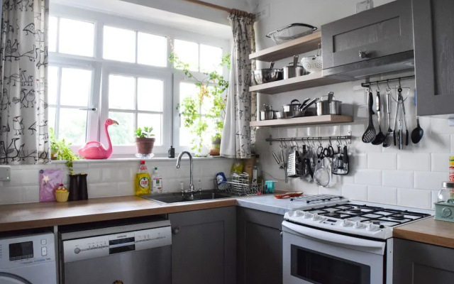 Charming 2 Bedroom Battersea Flat