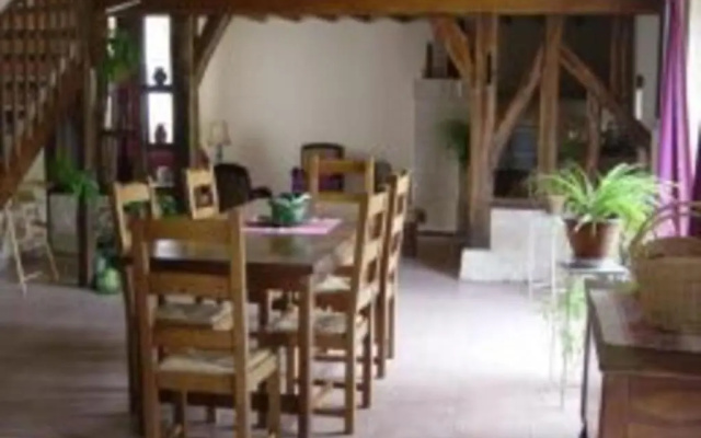 Gîte Vallières-les-Grandes, 4 pièces, 6 personnes - FR-1-491-116