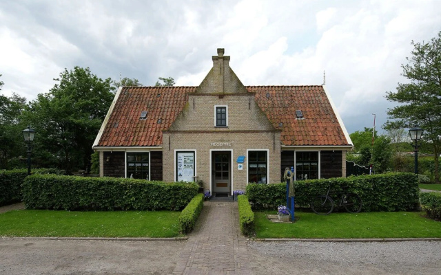 Comfy Chalet With Dishwasher, Near the Wadden Sea
