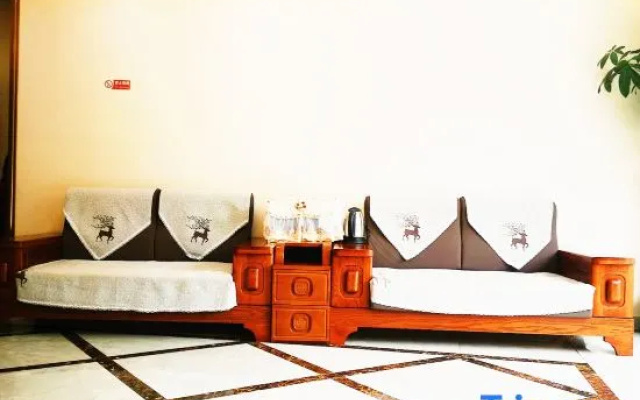 Yiyiju Business Hotel