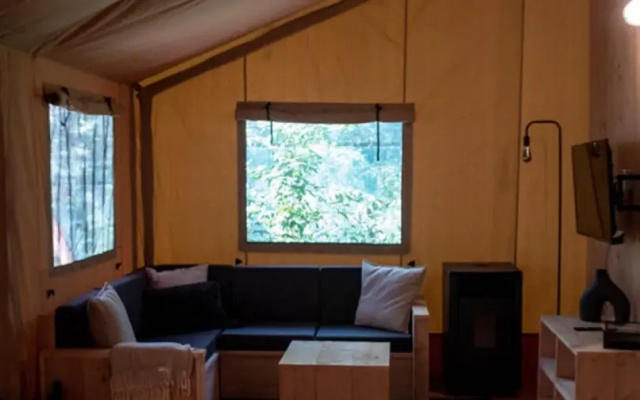 Bellota Incredible Lodge in the Forest With Private Jacuzzi