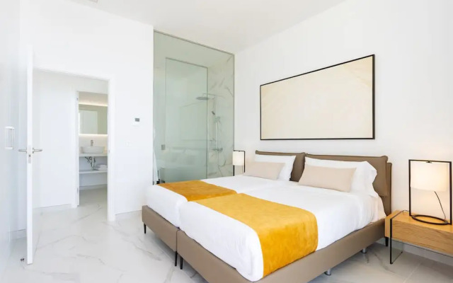 Crystal I Luxury Apartments