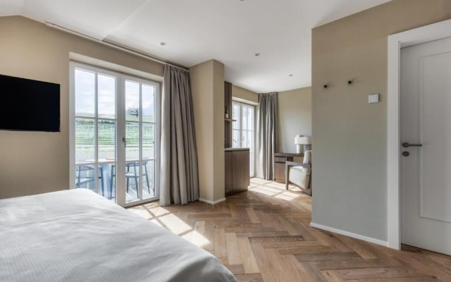 Lingers Suites & Residence