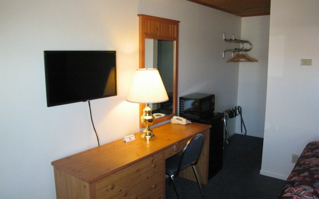 Travelers Lodge Motel Marshall