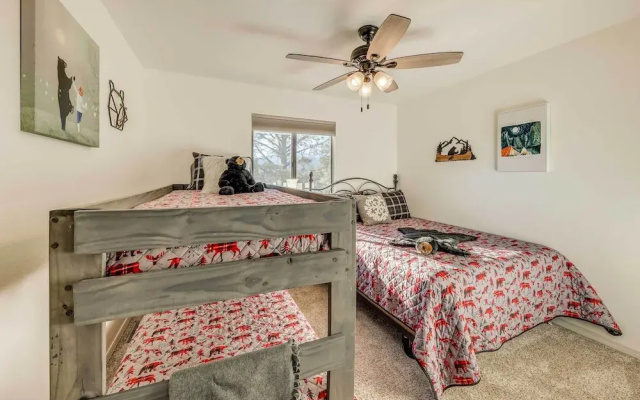 Wildlife Watching & Mtn Views: Luxe Ruidoso Escape
