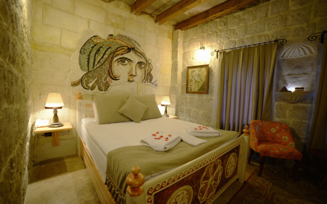 Caftan Cave Suites