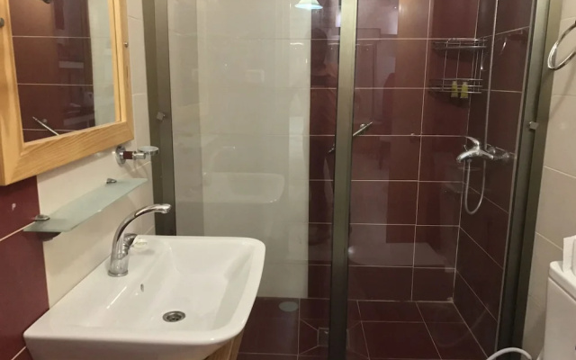 Signature Suite - Al Zahra Towers