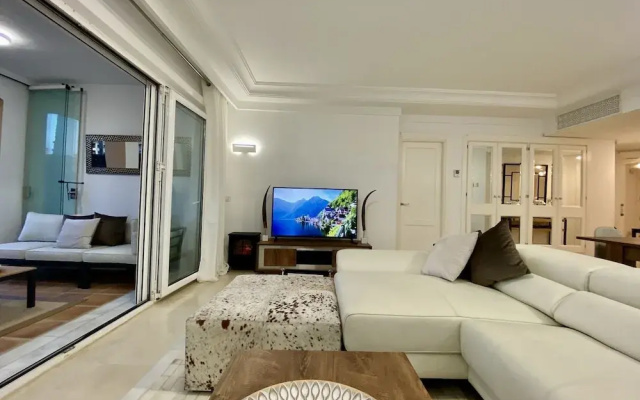YOLO Spaces - Sotogrande Marina Luxury Apartment