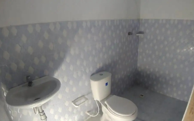 Urantia Beach Hostel & Camping