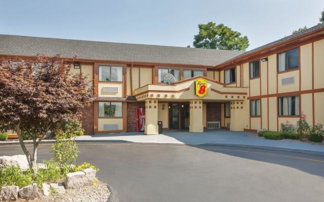 Отель Super 8 by Wyndham West Haven вид на фасад