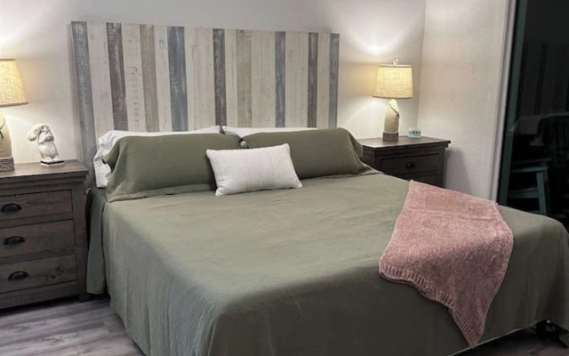 Crystal Shores West 1103