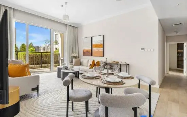 Stylish 2BR with Beach Access