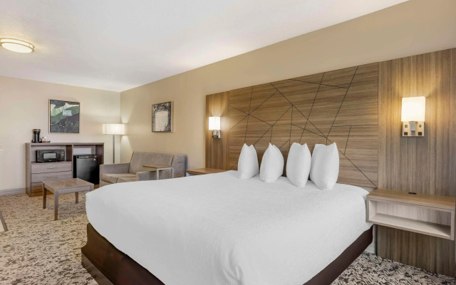 Best Western Plus Grand Manor Inn