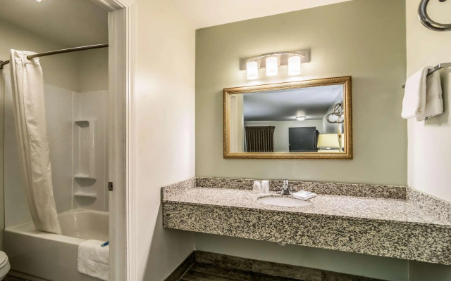 Rodeway Inn Portage