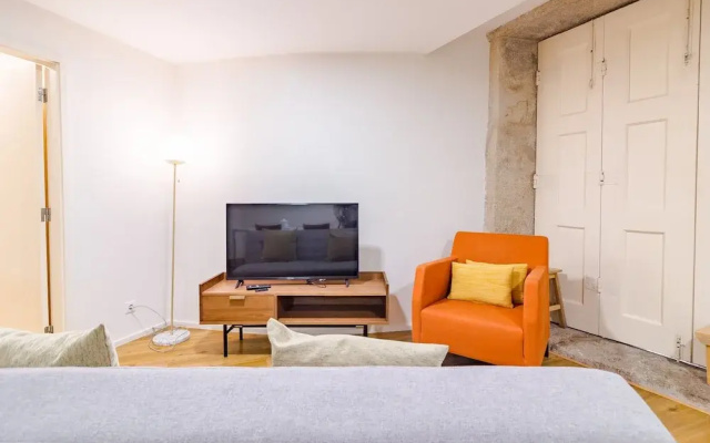 Charming 1-bedroom Apartment in Porto