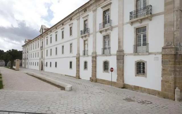 Отель Montebelo Mosteiro de Alcobaca Historic Hotel