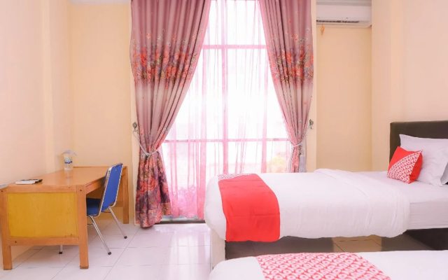 Oyo 884 Rumoh Pmi Hotel