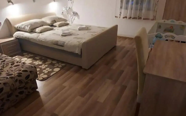 Apartment Slap