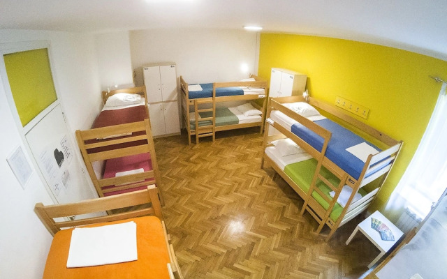 Whole Wide World Hostel & Bar