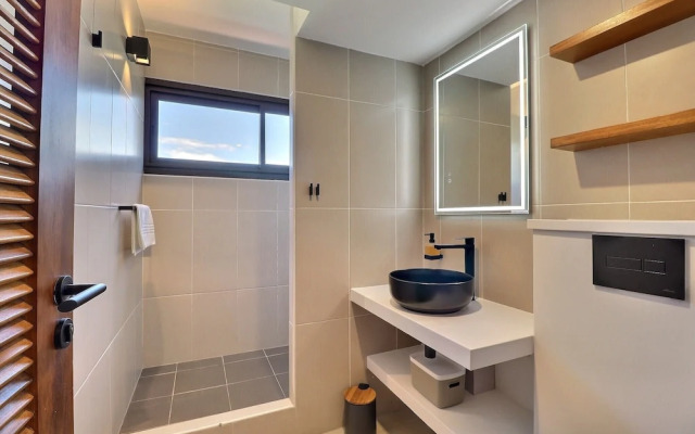 Mahana Suite