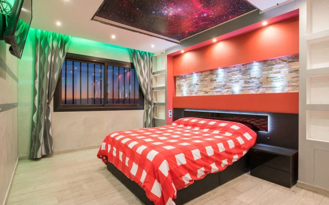 109. Romantic Apartment with Heated Pool