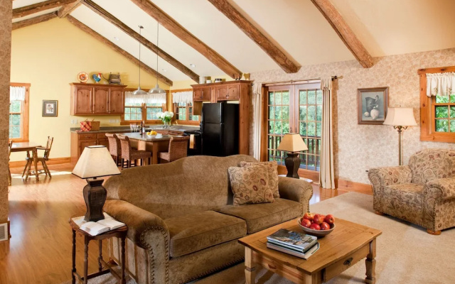 Chanticleer Cabins