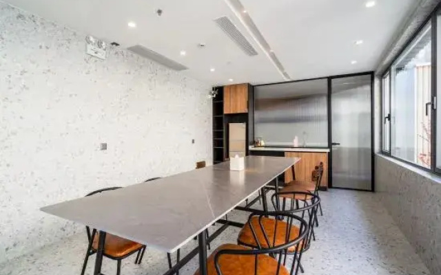 Suzhou Yoga Homestay (Guanqian Pingjiang Road)