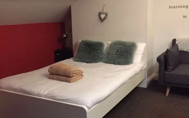 Studio Flat 2