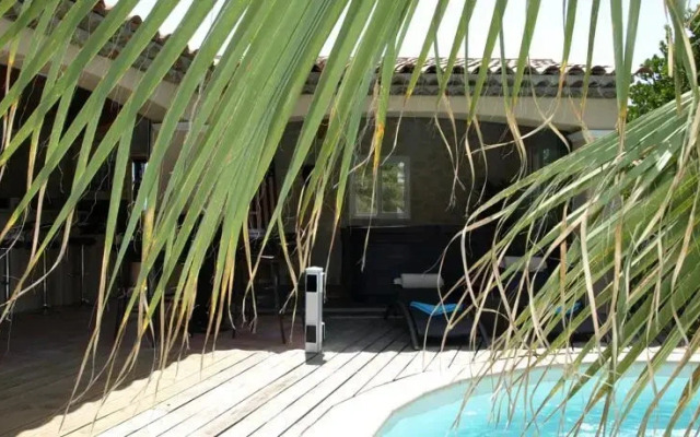 Piscine à débordement sur la Cote dAzur