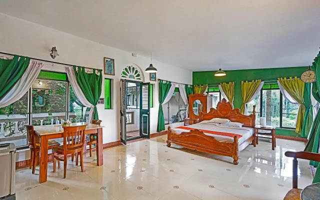 Indeco Lake Forest Hotel