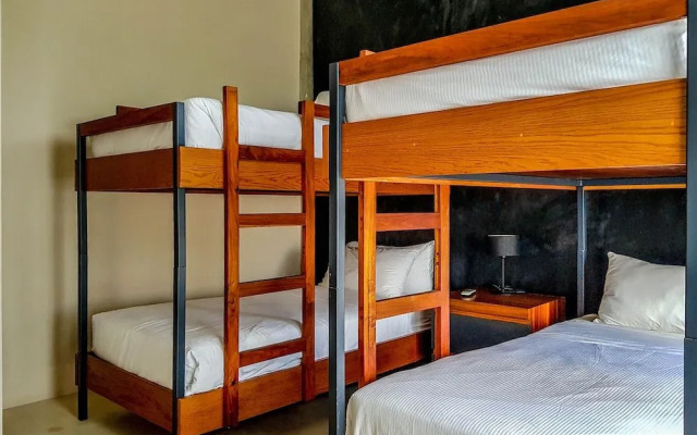 Mudra Tulum