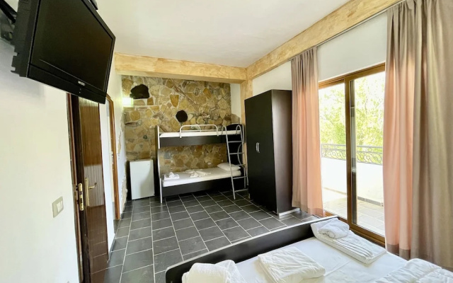 Oasis Hotel