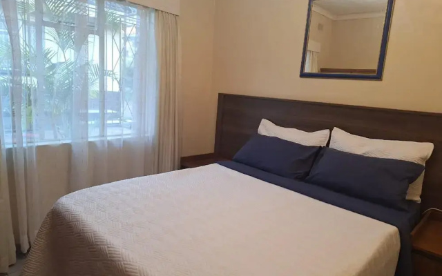 Cottage Sleeps 4 With Pool