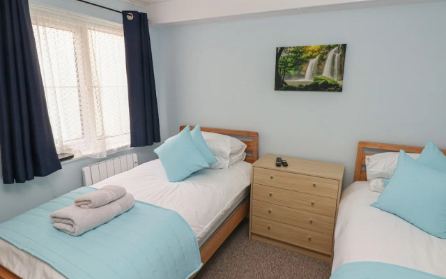 Greenacre Apartment