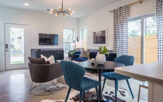 East Side 2 BR Bungalow by Domio