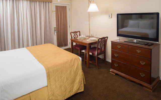 The Suites at Fall Creek