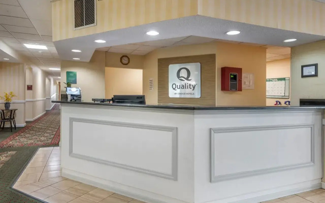 Quality Inn & Suites Near Amish Country