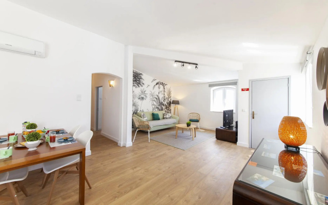 A34 - Aurora Apartment in Casa Feliz