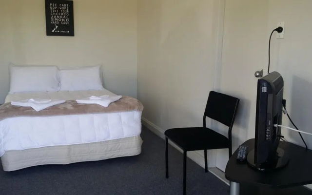 Fountain Court Motel