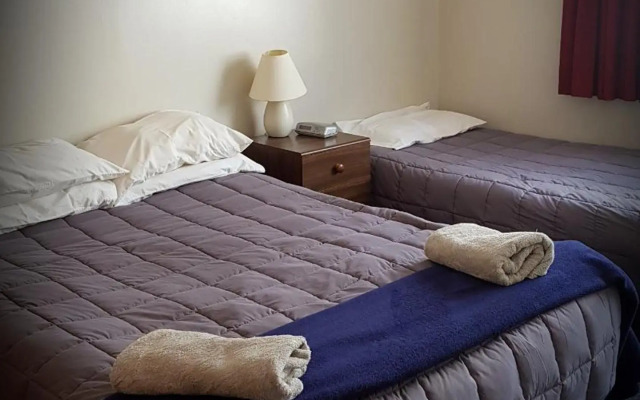 Chanel Court Motel