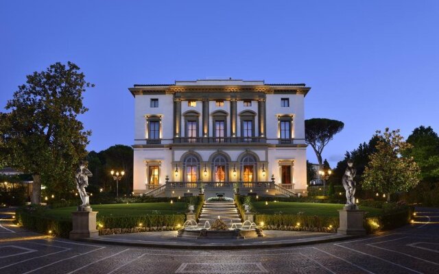 Отель Villa Cora вид на фасад