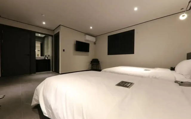 N7 Hotel