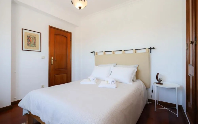 Sea View Apartment by Rent4all